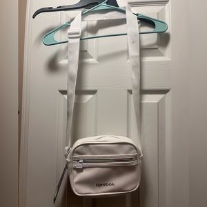 Reebok 👛